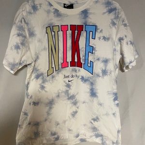Nike T-shirt